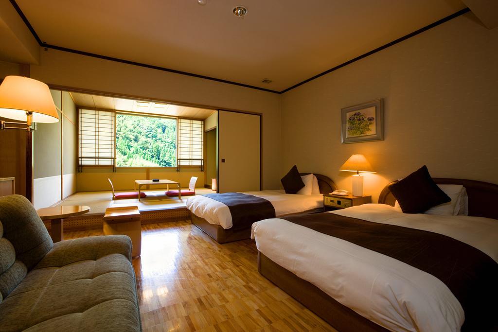 Shinshiyo Hotel Hita Luaran gambar