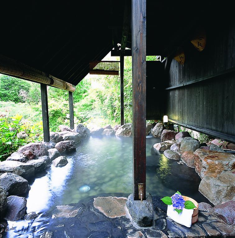 Shinshiyo Hotel Hita Luaran gambar