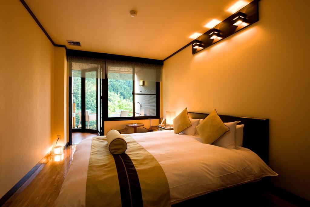 Shinshiyo Hotel Hita Luaran gambar
